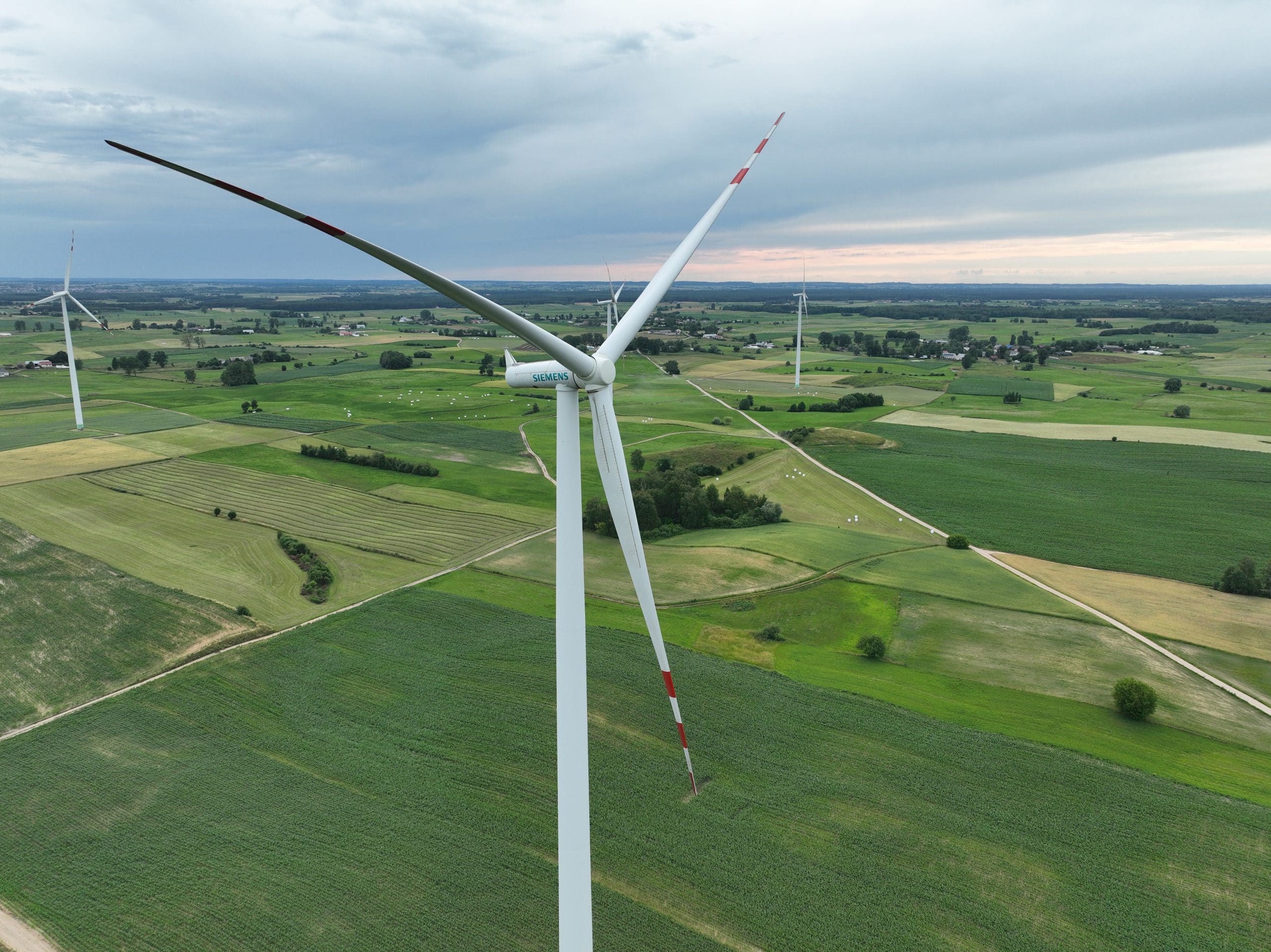 Farma wiatrowa zasilająca zakłady przemysłowe